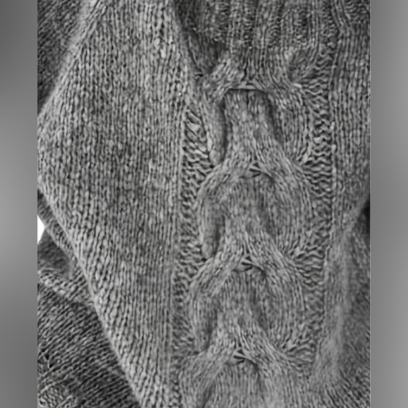 New Cable Knit Turtleneck Sweater - Picture 3 of 7